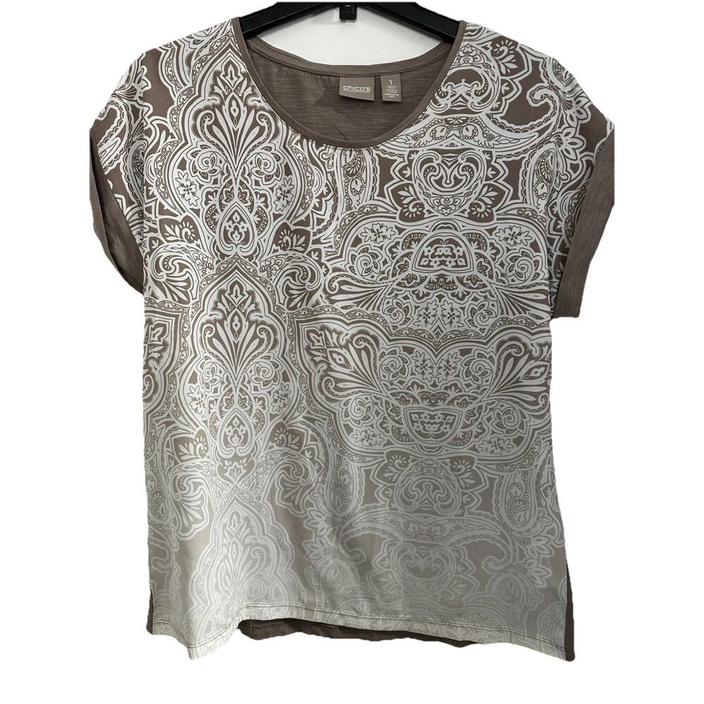 Chico’s Beige White Abstract Paisley Short Sleeve Tee Size 1 Mixed Media Cuffed